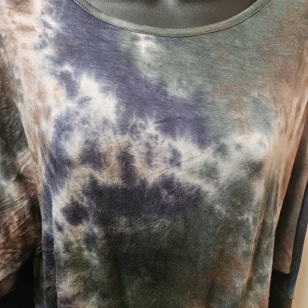 VENUS Earthy Tie-Dye Cold Shoulder Long Sleeve Top With Grommet Sleeves - Picture 3 of 13
